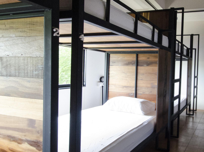 Bedroom 5, The Guest Hotel & Hostel, Muang Chiang Mai