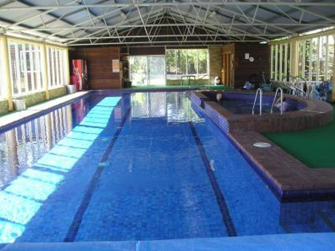 Business Facilities, Madison's Mountain Retreat, Hawkesbury