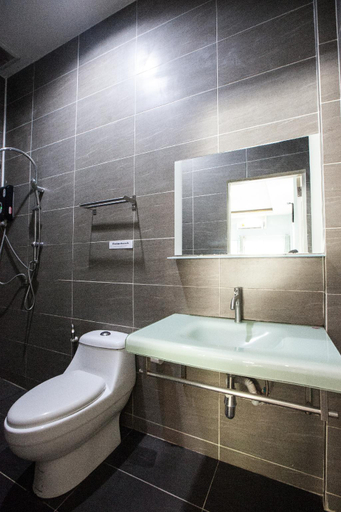 Bathroom 3, Blue Moon Samet, Muang Rayong