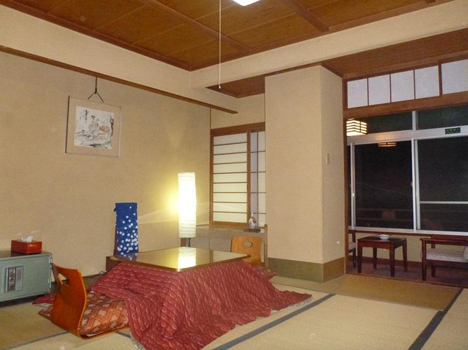 Bedroom, Nozaru Hostel, Yamanouchi