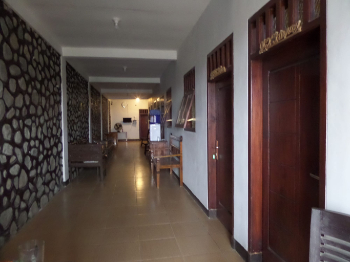 Public Area 2, Losmen Adas, Probolinggo