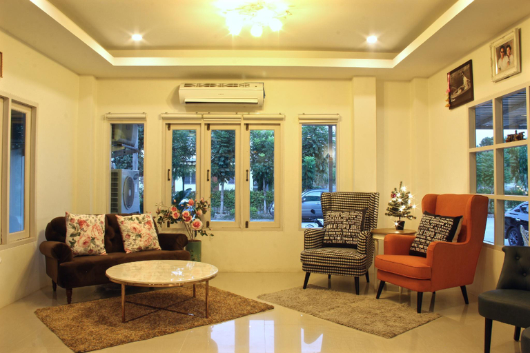Public Area 2, Green Apple Villa, Sattahip