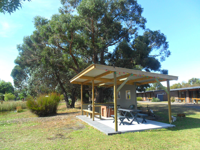 Exterior & Views 2, Halls Haven Holiday Units, N. Grampians - Stawell
