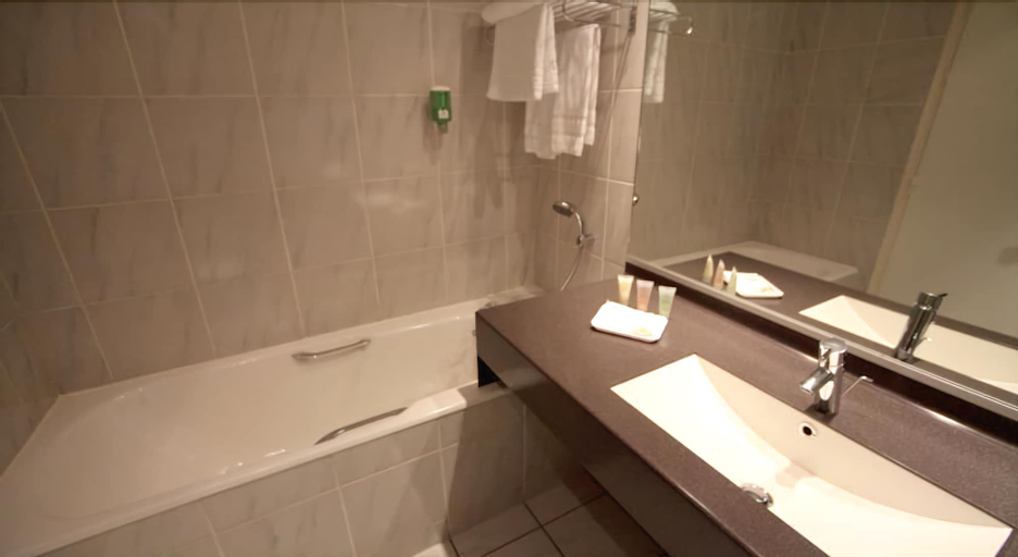 Bathroom 22