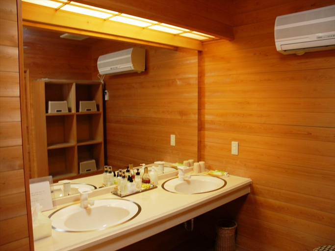 Bathroom 4, Mizuno Ryokan, Karatsu