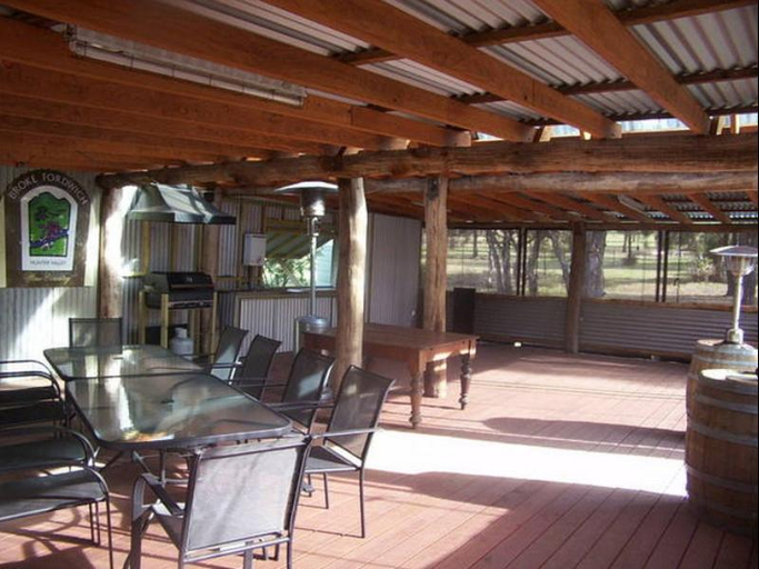 Food & Drinks, Serenity Grove Cottage Accommodation, Singleton