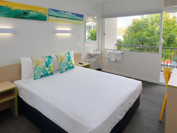 Bedroom 2, Palm Beach Hotel, Gold Coast