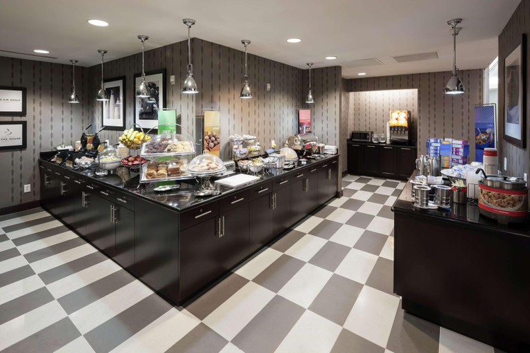 Food & Drinks 5, Hampton Inn San Diego-Downtown, San Diego