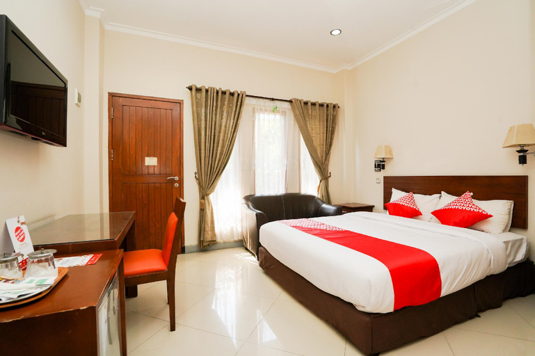 Bedroom 1, Hotel Ratna Syariah By ZIRI, Probolinggo