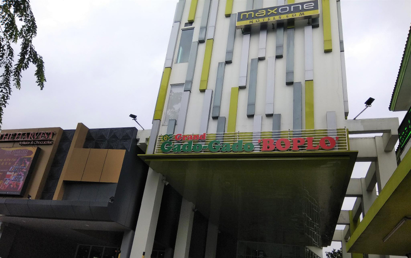 Exterior & Views 1, MaxOneHotels.com @ Kramat, Central Jakarta