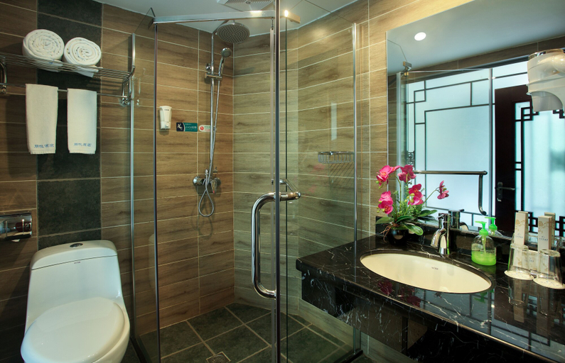 Bathroom 4, Moon Reflection River lnn, Guilin