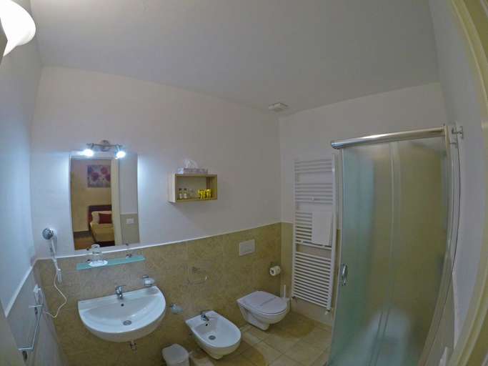 Bathroom 4, A casa tu zi Melu, Lecce