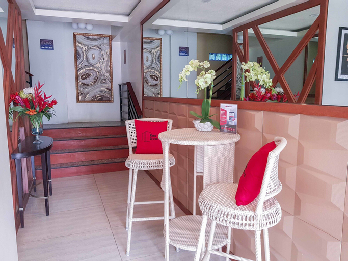 RedDoorz Plus near Holy Name Medical Center, Tagbilaran City