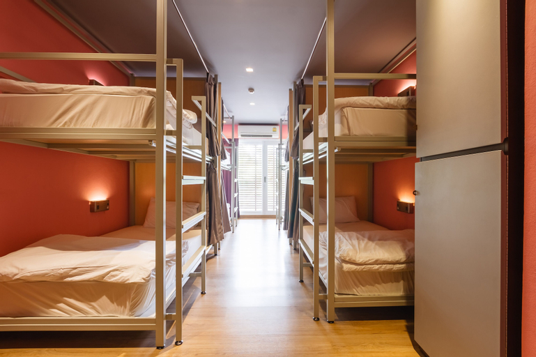 Siamaze Hostel, Din Dang