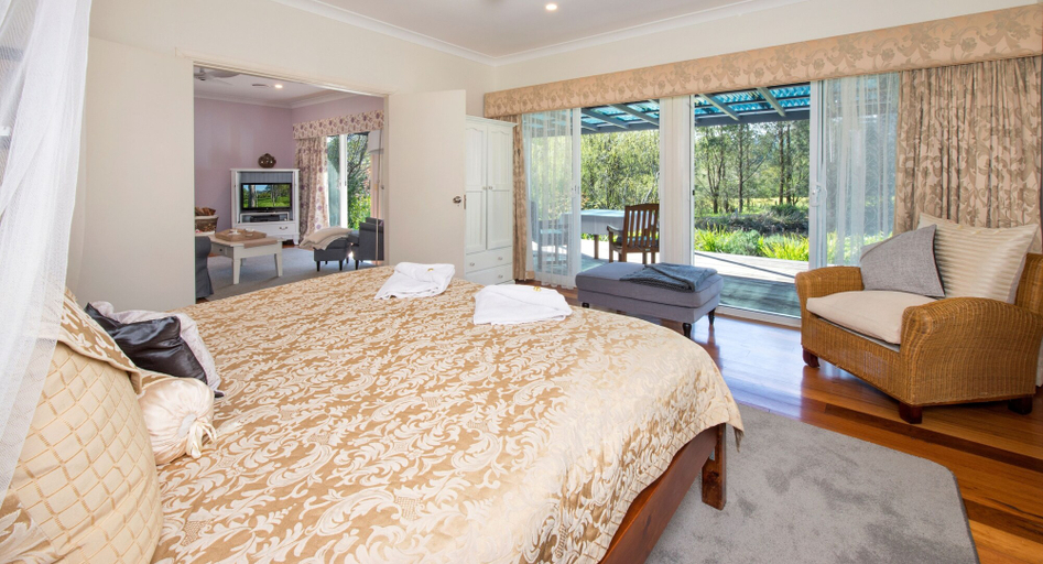 Bedroom 3, Crystal Creek Meadows Luxury Cottages, Shoalhaven - Pt B