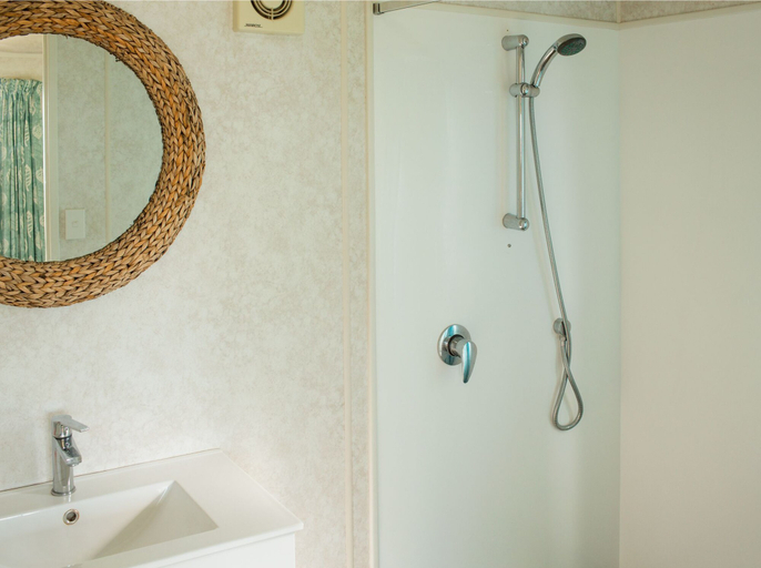 Bathroom 5, Oakura Beach Holiday Park, New Plymouth