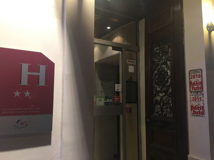 Public Area 3, Hotel Hippodrome, Paris