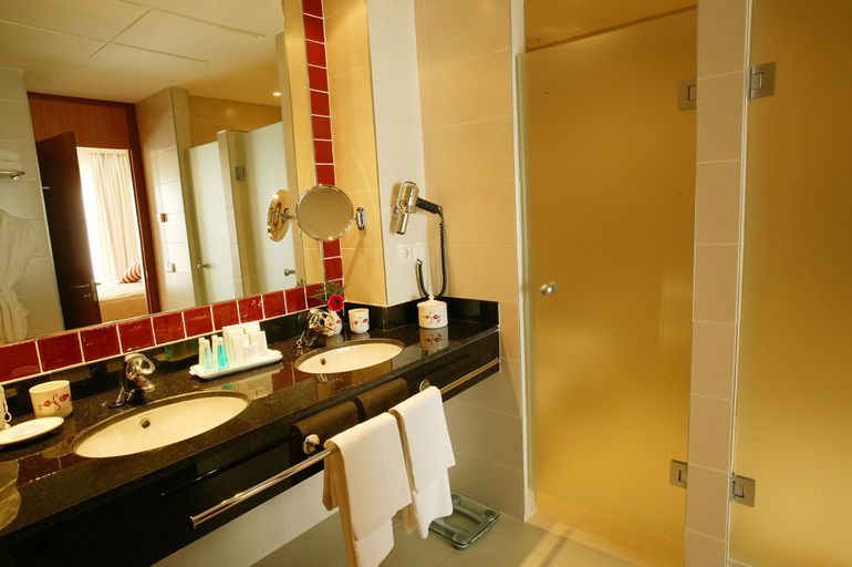 Bathroom 5, Ikos Porto Petro, Baleares