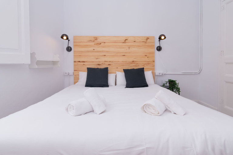 Bedroom 3, 1840 Apartments Sitges by Suma Hotels, Barcelona