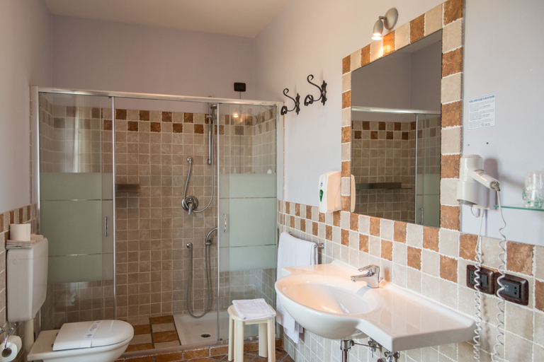 Bathroom 5, Il Vigneto, Cuneo