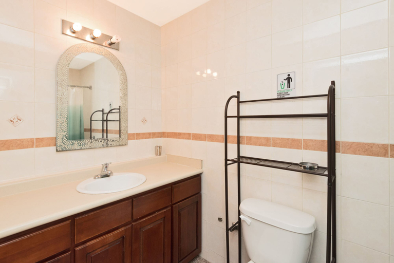 Bathroom, Racpanos Modern Stay on Union Street, Jersey City