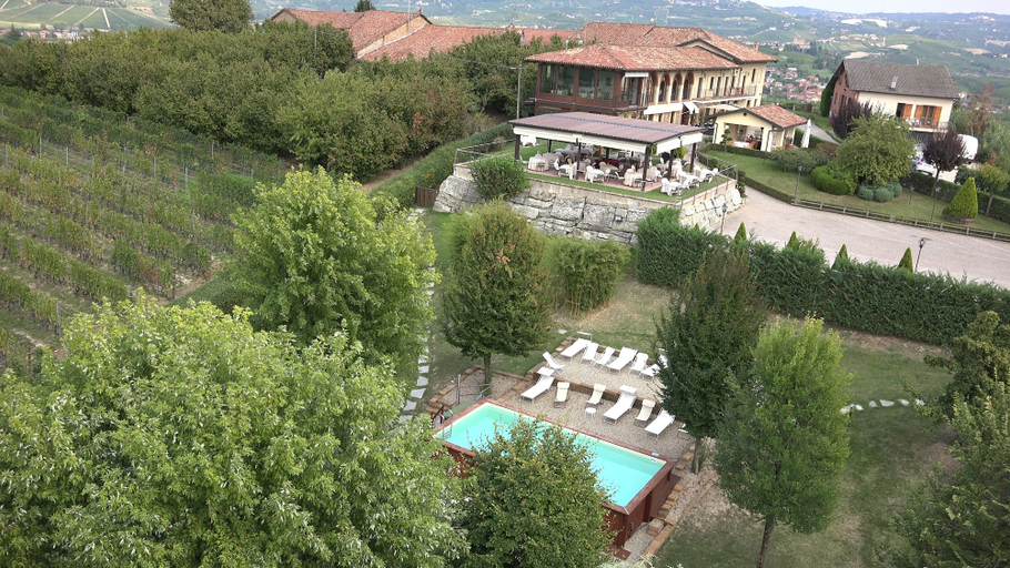 Others 1, Il Vigneto, Cuneo
