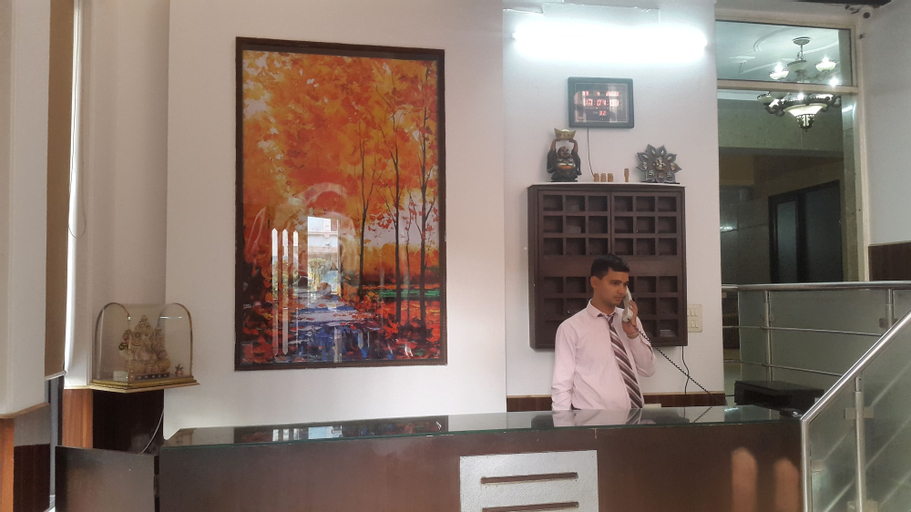 Hotel B&B INN, Gautam Buddha Nagar