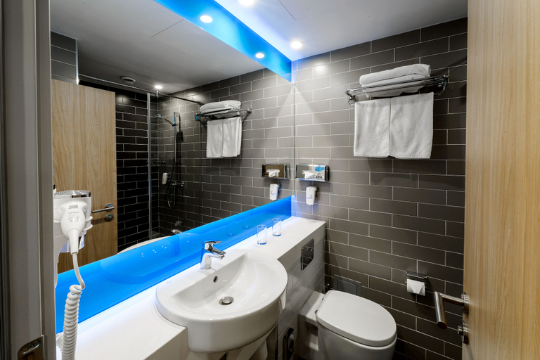 Bathroom 4, Holiday Inn Express Moscow - Khovrino, an IHG Hotel, Khimki