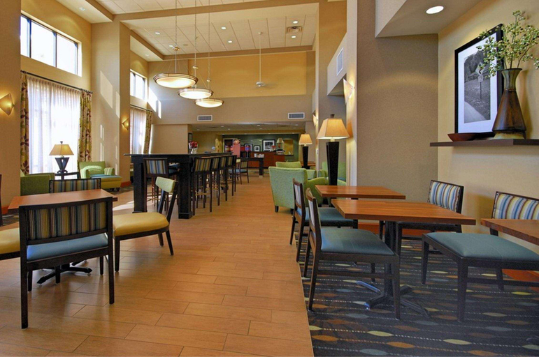 Food & Drinks 5, Hampton Inn&Suites Hilton New Iberia Avery Island, Iberia