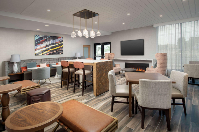 Public Area 2, Hampton Inn Boston Logan Airport Chelsea, Suffolk