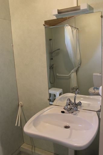 Bathroom, Camping La Tourelle, Côtes-d'Armor