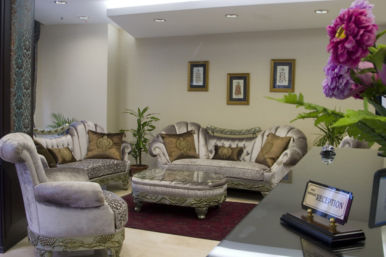 Public Area 3, Maywood, Fatih
