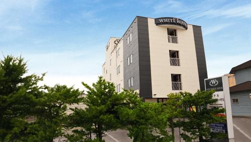 Hotel New White House, Rumoi