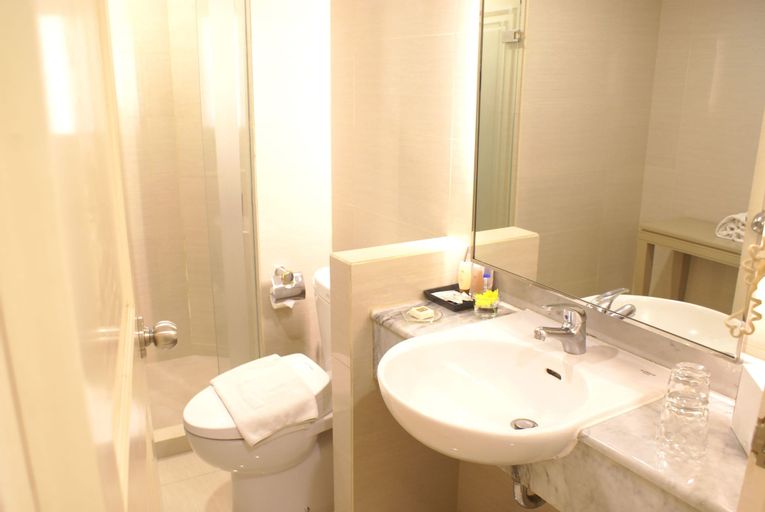 Grand Tropic Suites Hotel, Jakarta Barat