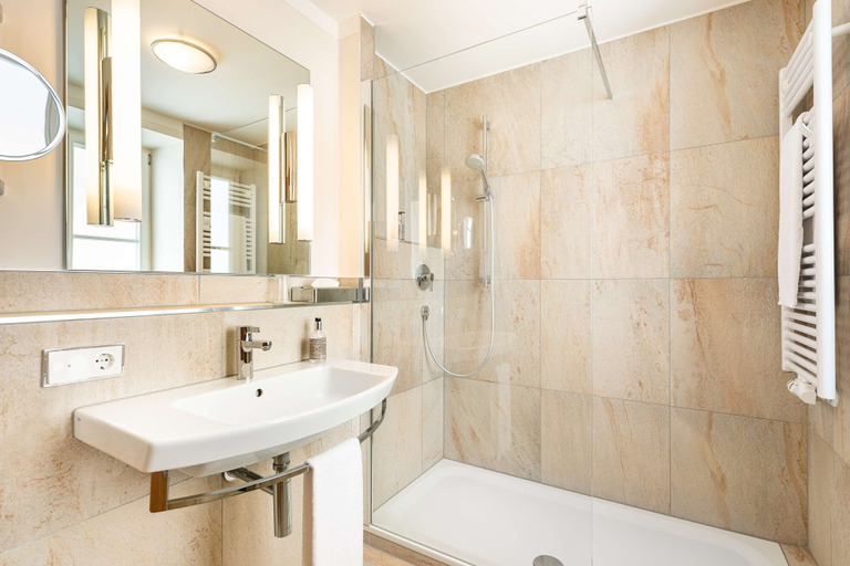 Bathroom 3, Hotel Bayerischer Hof, Freising
