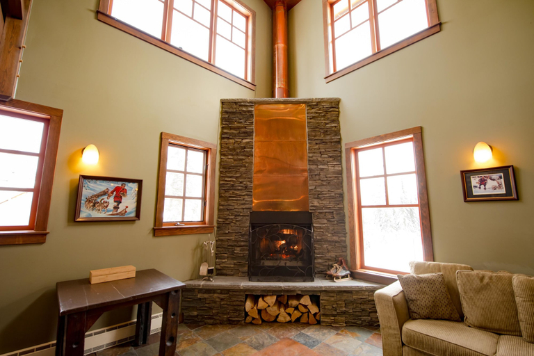 Public Area 2, Copper Horse Lodge, Columbia-Shuswap