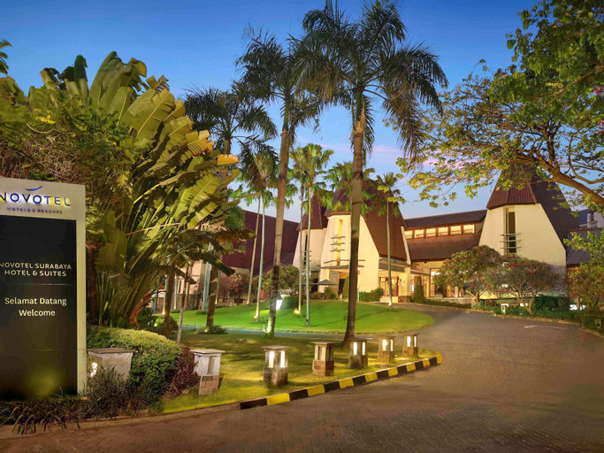 Novotel Surabaya Hotel & Suites, Surabaya