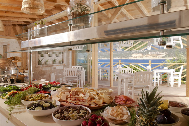 Food & Drinks 5, Peninsula Gardens, Kaş