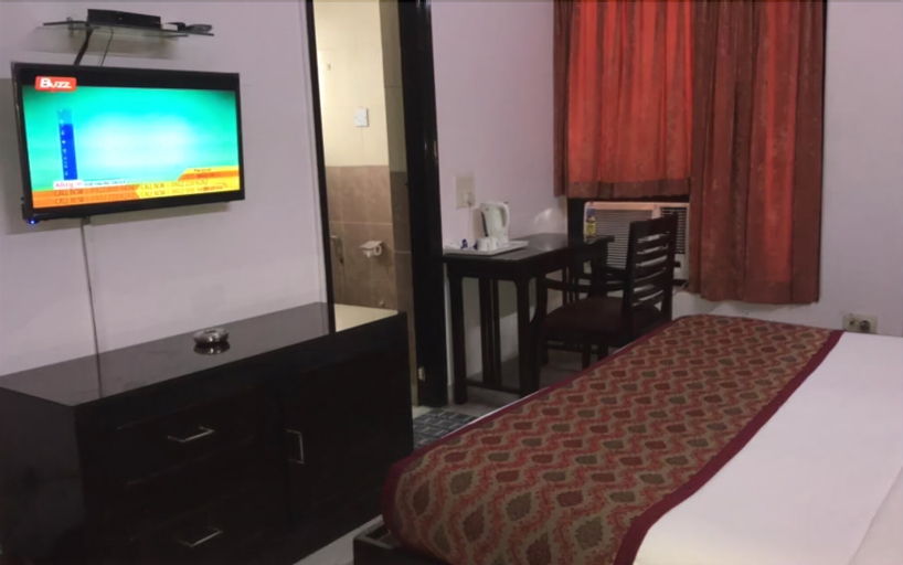Hotel B&B INN, Gautam Buddha Nagar