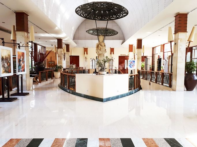 Novotel Surabaya Hotel & Suites, Surabaya