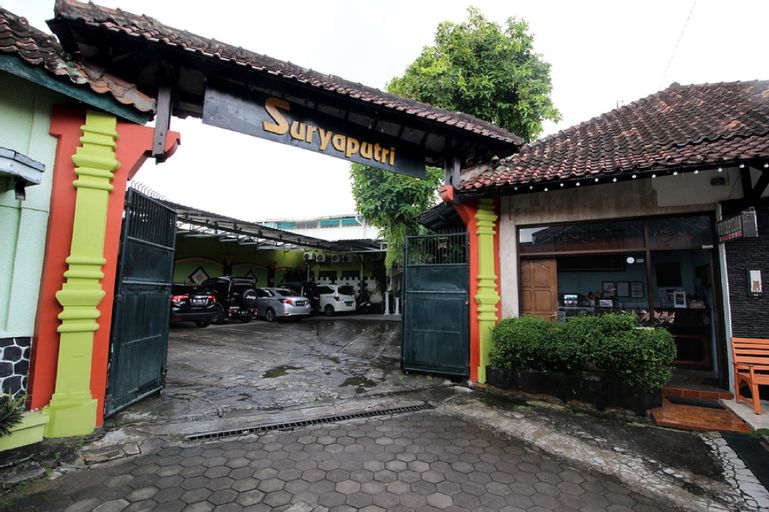 RedDoorz Plus Syariah near Lempuyangan Station 3, Yogyakarta