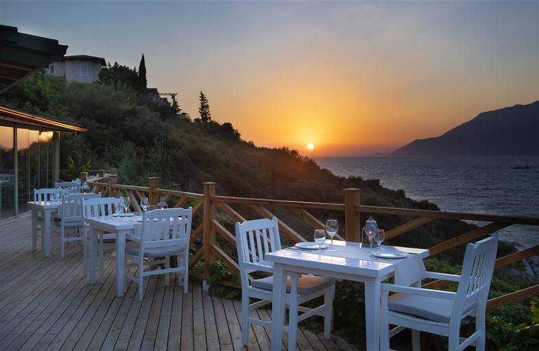 Food & Drinks 4, Peninsula Gardens, Kaş