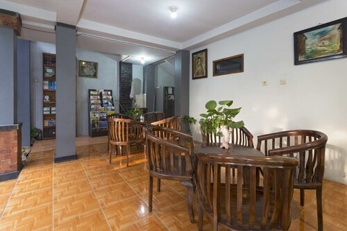 RedDoorz @ Tanah Baru Depok, Depok
