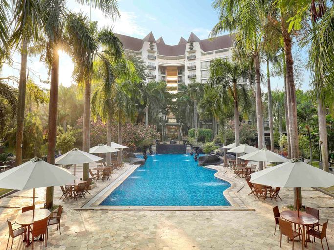 Novotel Surabaya Hotel & Suites, Surabaya