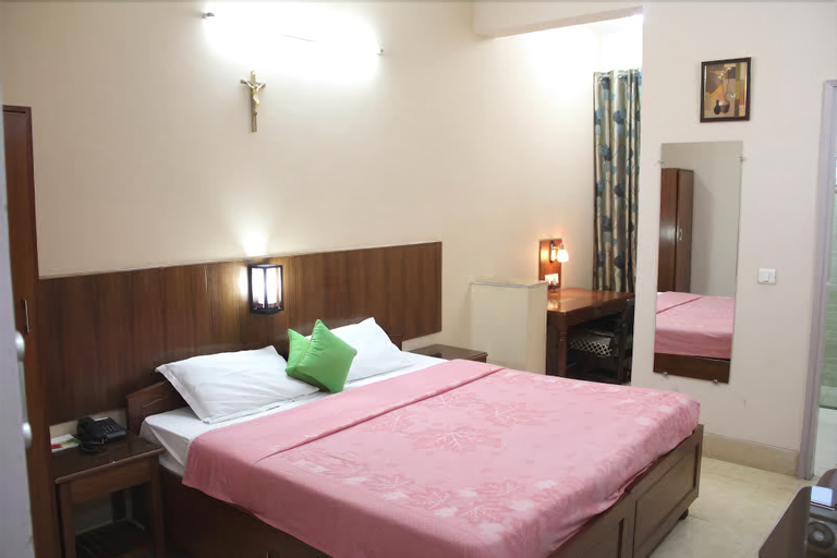 Hotel B&B INN, Gautam Buddha Nagar