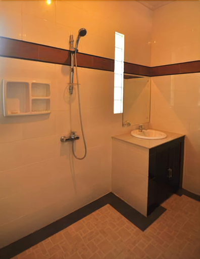 Bathroom 4, Denays House, Badung
