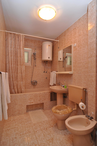 Bathroom 5, Apartments Tojcic, Trogir