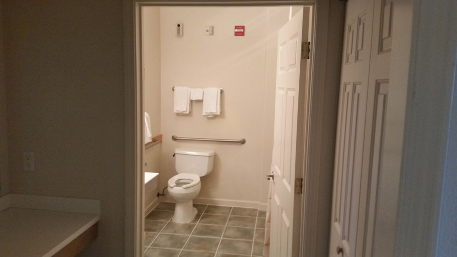 Bathroom 5, Orca Inn Suites, Whatcom