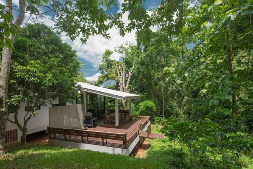 Montira's Cottage, K. Mae On