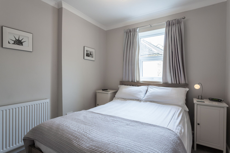 Bedroom 2, White Guest House, Bath and North East Somerset